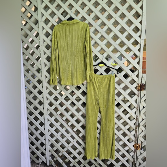 Good American pleated set - Picture 3 of 3